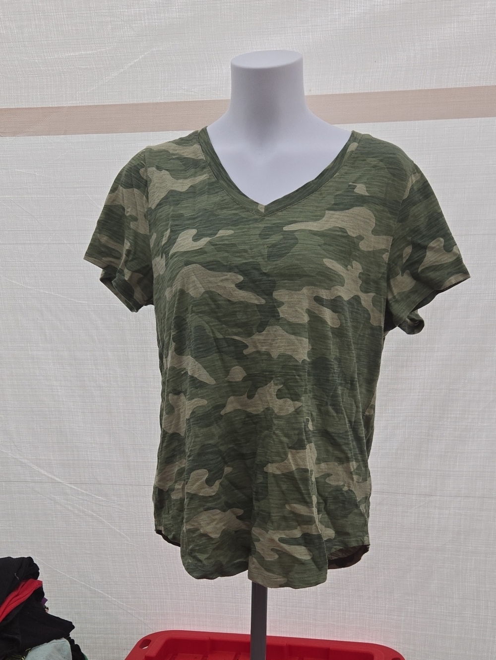 Old Navy Olive & Khaki Camo V-Neck Short Sleeve Tee